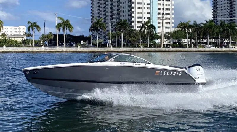 Four Winns electric powerboat speeds along Florida waterfront